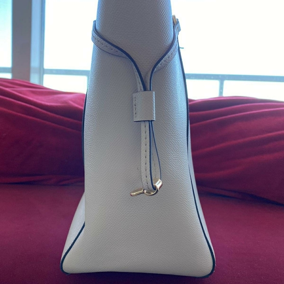 MK. Micheal Kors Voyager LOGO tote bag. - Picture 4 of 8